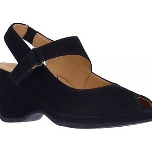 L’amourDesPeds Women’s Black Wedge Shoes